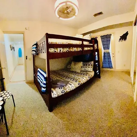 Lodge H - Cabin